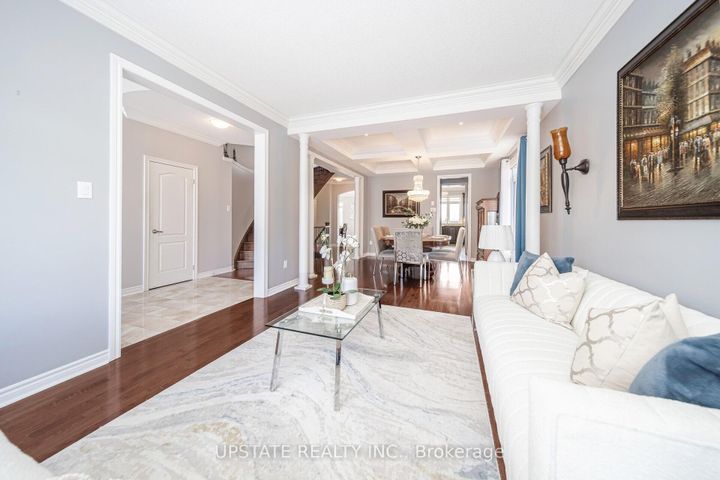 Photo 6 at 10 Agincourt Circle, Credit Valley, Brampton