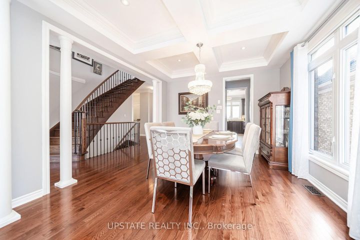 Photo 7 at 10 Agincourt Circle, Credit Valley, Brampton