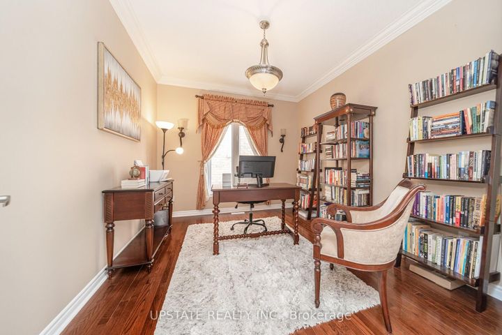 Photo 9 at 10 Agincourt Circle, Credit Valley, Brampton