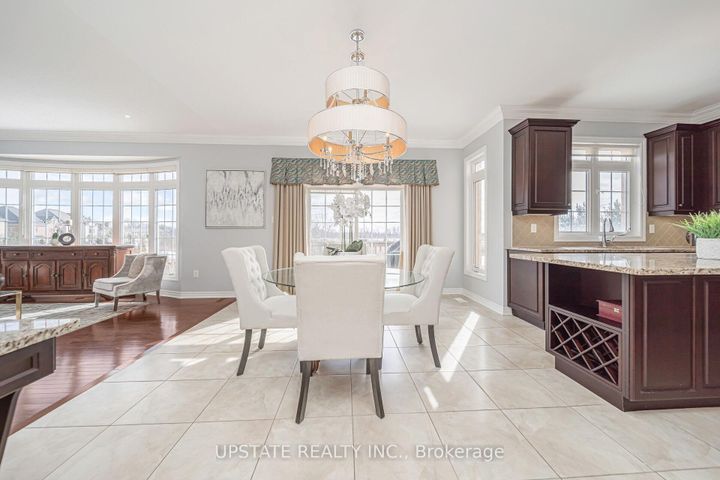 Photo 13 at 10 Agincourt Circle, Credit Valley, Brampton
