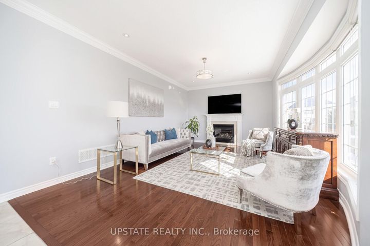 Photo 19 at 10 Agincourt Circle, Credit Valley, Brampton