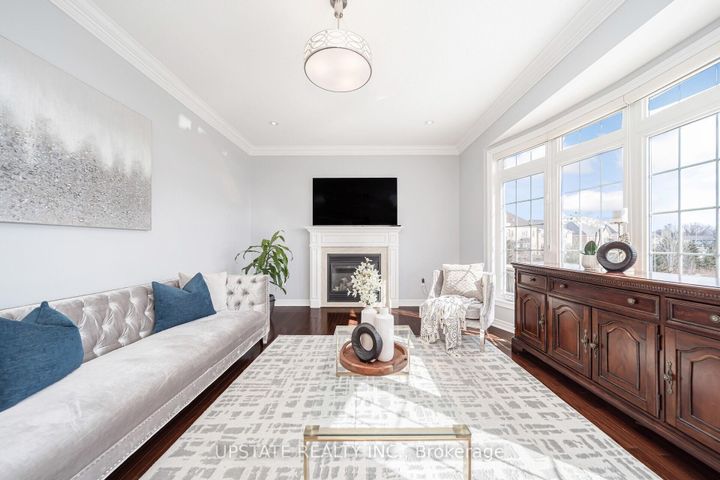 Photo 21 at 10 Agincourt Circle, Credit Valley, Brampton