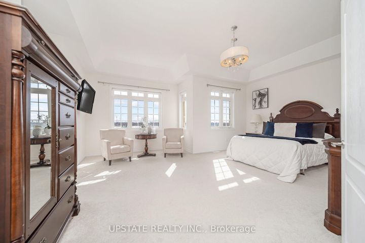 Photo 23 at 10 Agincourt Circle, Credit Valley, Brampton