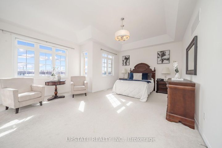 Photo 24 at 10 Agincourt Circle, Credit Valley, Brampton