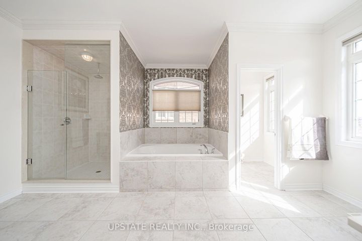 Photo 25 at 10 Agincourt Circle, Credit Valley, Brampton