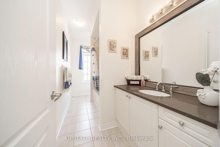 Photo 28 at 10 Agincourt Circle, Credit Valley, Brampton