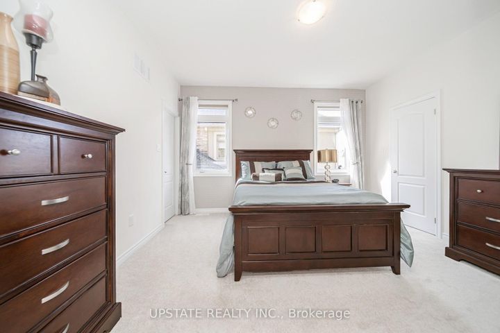 Photo 30 at 10 Agincourt Circle, Credit Valley, Brampton