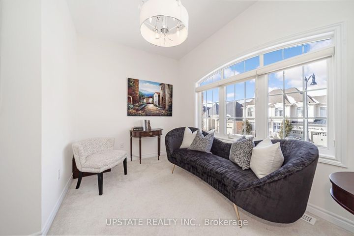 Photo 32 at 10 Agincourt Circle, Credit Valley, Brampton