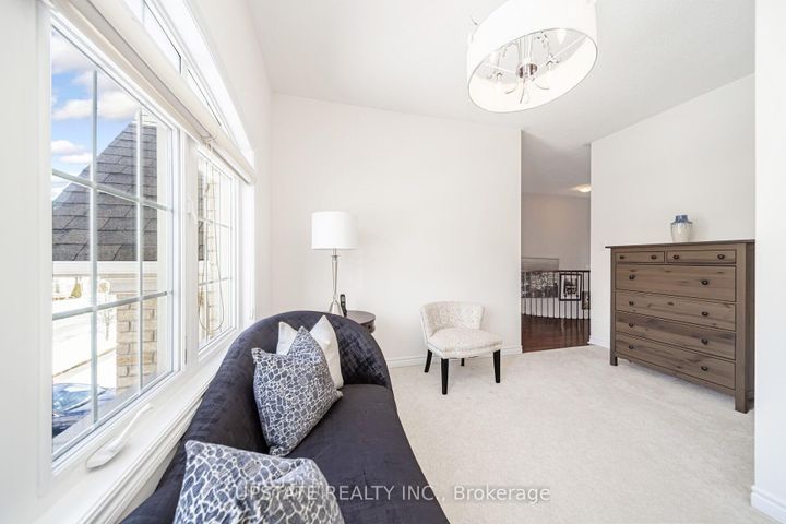 Photo 33 at 10 Agincourt Circle, Credit Valley, Brampton