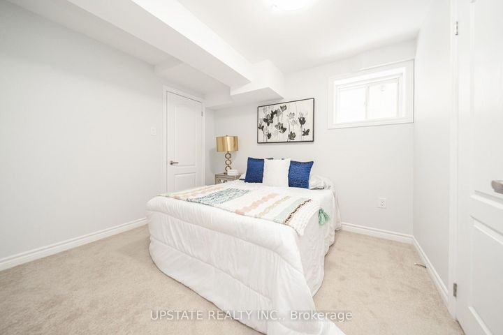 Photo 38 at 10 Agincourt Circle, Credit Valley, Brampton
