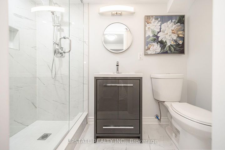 Photo 39 at 10 Agincourt Circle, Credit Valley, Brampton