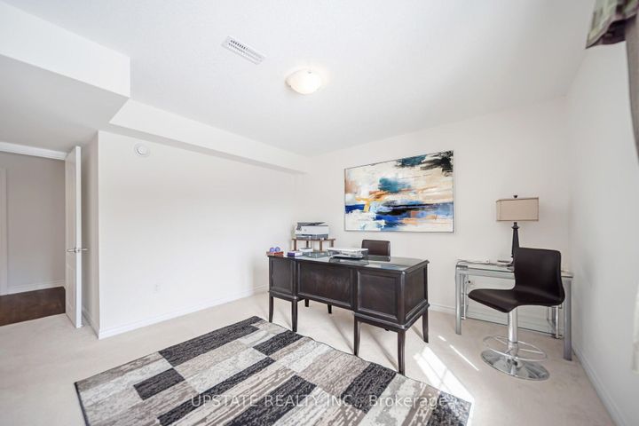 Photo 41 at 10 Agincourt Circle, Credit Valley, Brampton
