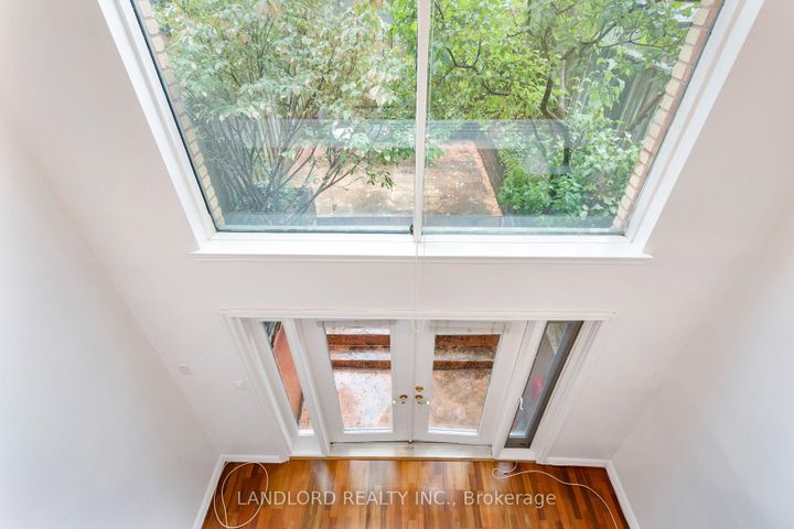 Photo 13 at 14 - 280 Sherbourne Street, Moss Park, Toronto