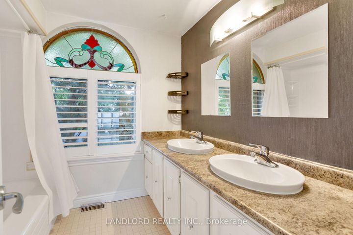 Photo 34 at 14 - 280 Sherbourne Street, Moss Park, Toronto