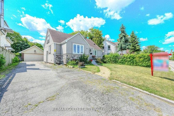 Photo 2 at 14 Burlington Street, Malton, Mississauga