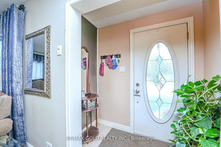 Photo 4 at 14 Burlington Street, Malton, Mississauga