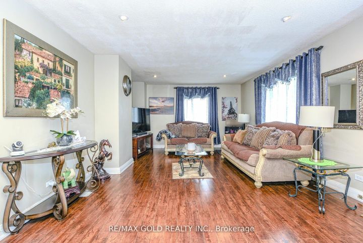 Photo 5 at 14 Burlington Street, Malton, Mississauga