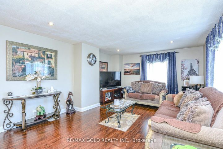 Photo 7 at 14 Burlington Street, Malton, Mississauga