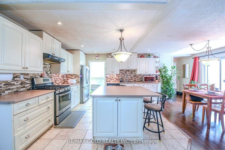 Photo 9 at 14 Burlington Street, Malton, Mississauga