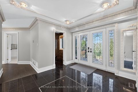 Photo 4 at 61 Petermar Drive, Vellore Village, Vaughan