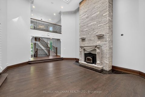Photo 5 at 61 Petermar Drive, Vellore Village, Vaughan
