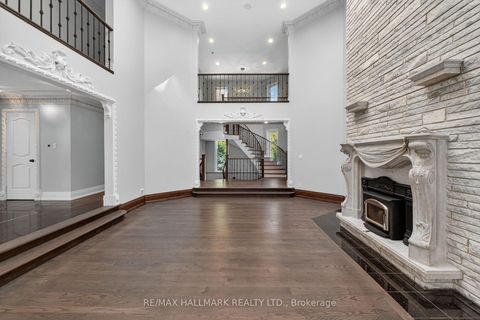 Photo 8 at 61 Petermar Drive, Vellore Village, Vaughan