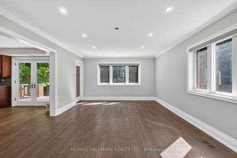 Photo 10 at 61 Petermar Drive, Vellore Village, Vaughan