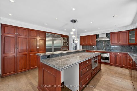 Photo 16 at 61 Petermar Drive, Vellore Village, Vaughan