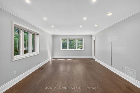 Photo 18 at 61 Petermar Drive, Vellore Village, Vaughan