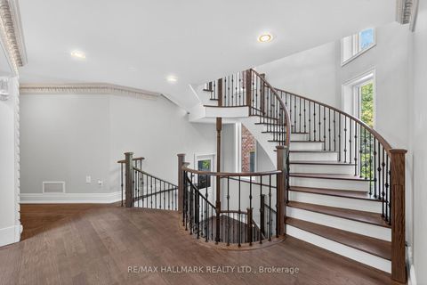 Photo 23 at 61 Petermar Drive, Vellore Village, Vaughan