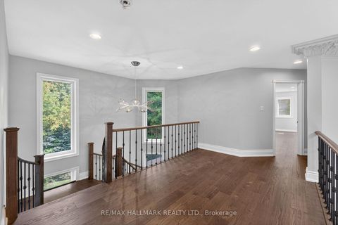 Photo 24 at 61 Petermar Drive, Vellore Village, Vaughan