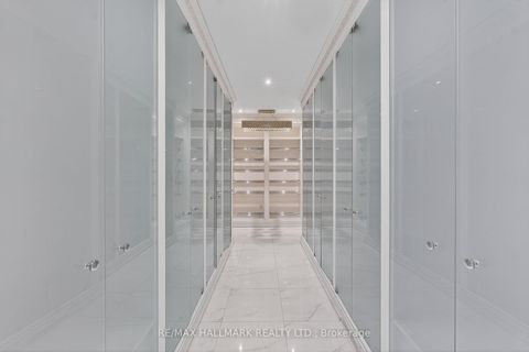 Photo 30 at 61 Petermar Drive, Vellore Village, Vaughan
