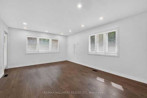 Photo 32 at 61 Petermar Drive, Vellore Village, Vaughan