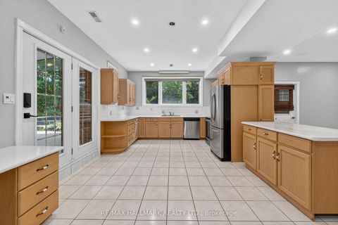Photo 42 at 61 Petermar Drive, Vellore Village, Vaughan