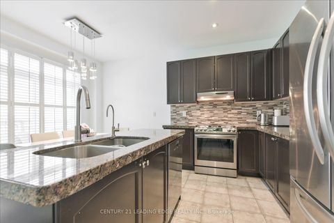 Photo 10 at 18 Kerr Lane, Bayview Northeast, Aurora