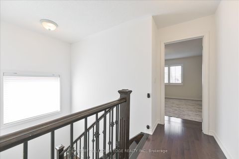 Photo 17 at 18 Kerr Lane, Bayview Northeast, Aurora