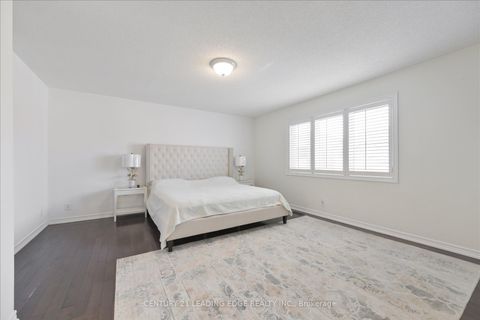 Photo 18 at 18 Kerr Lane, Bayview Northeast, Aurora