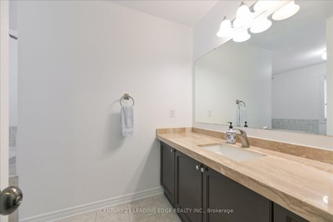 Photo 21 at 18 Kerr Lane, Bayview Northeast, Aurora