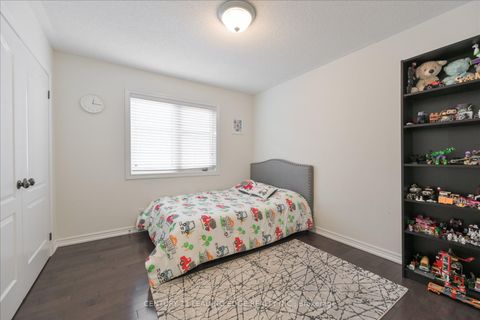 Photo 24 at 18 Kerr Lane, Bayview Northeast, Aurora