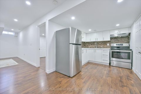 Photo 31 at 18 Kerr Lane, Bayview Northeast, Aurora