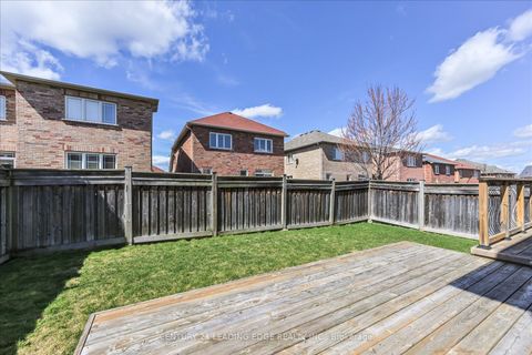 Photo 39 at 18 Kerr Lane, Bayview Northeast, Aurora