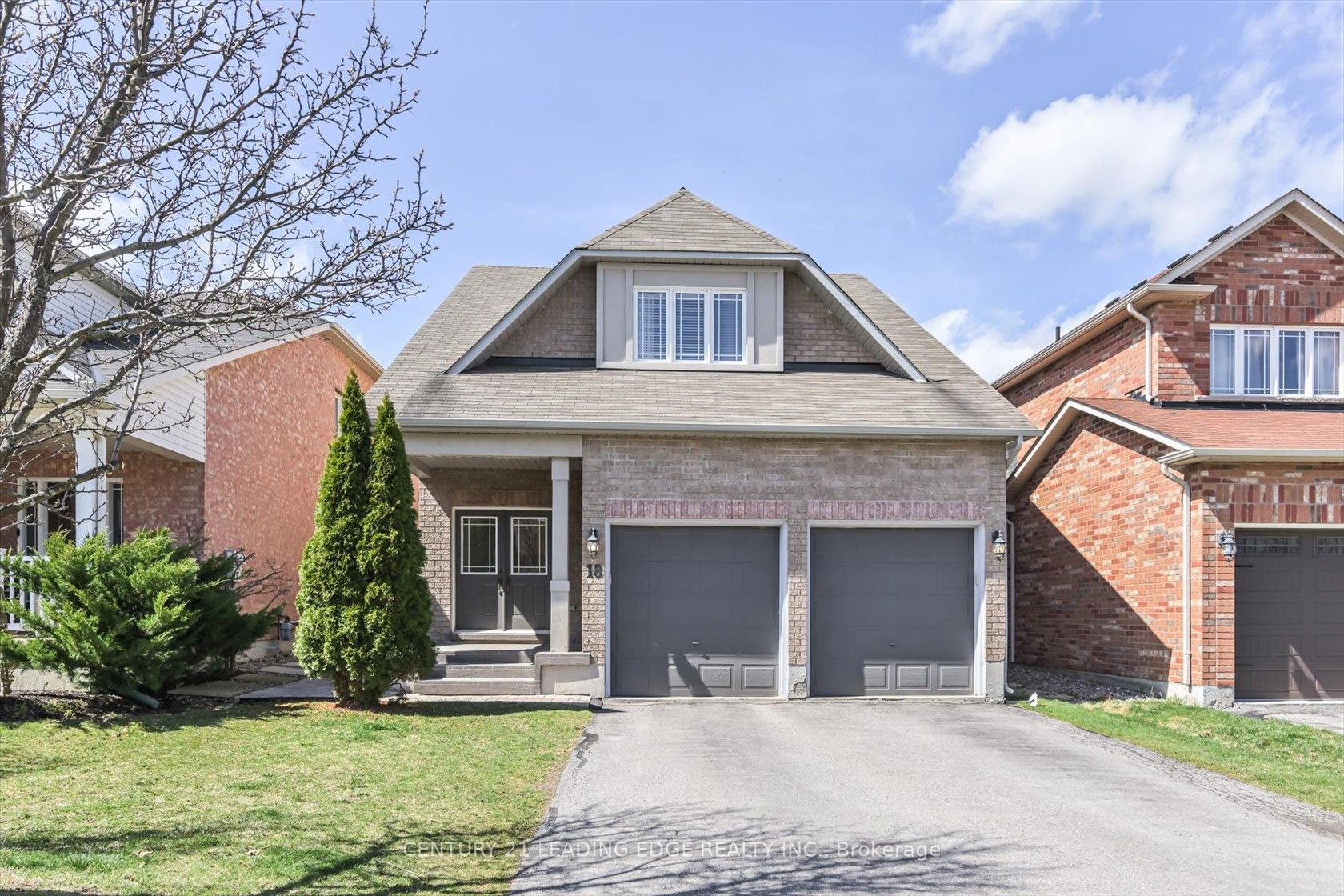 18 Kerr Lane, Bayview Northeast, Aurora by Alessia Polo 18 Kerr Lane, Bayview Northeast, Aurora