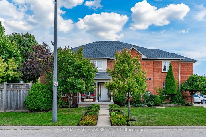 Photo 2 at 3288 Equestrian Crescent, Churchill Meadows, Mississauga