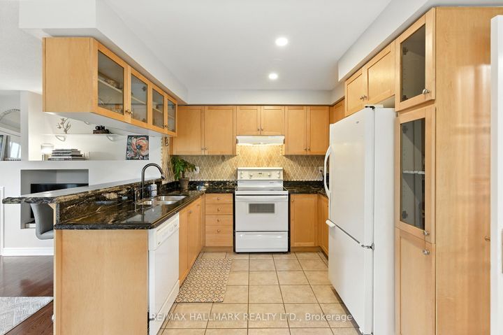 Photo 7 at 3288 Equestrian Crescent, Churchill Meadows, Mississauga