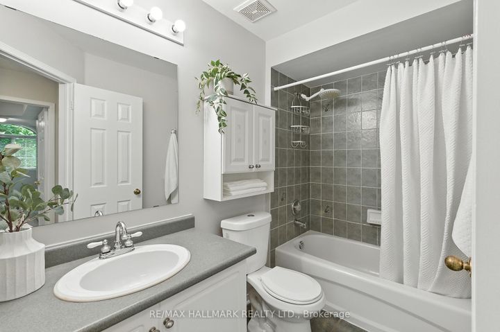 Photo 34 at 3288 Equestrian Crescent, Churchill Meadows, Mississauga