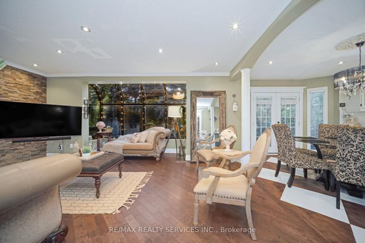 Photo 9 at 74 Leeward Drive N, Westgate, Brampton