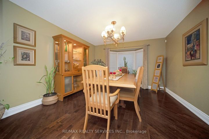 Photo 18 at 74 Leeward Drive N, Westgate, Brampton