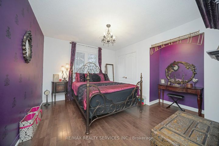 Photo 24 at 74 Leeward Drive N, Westgate, Brampton