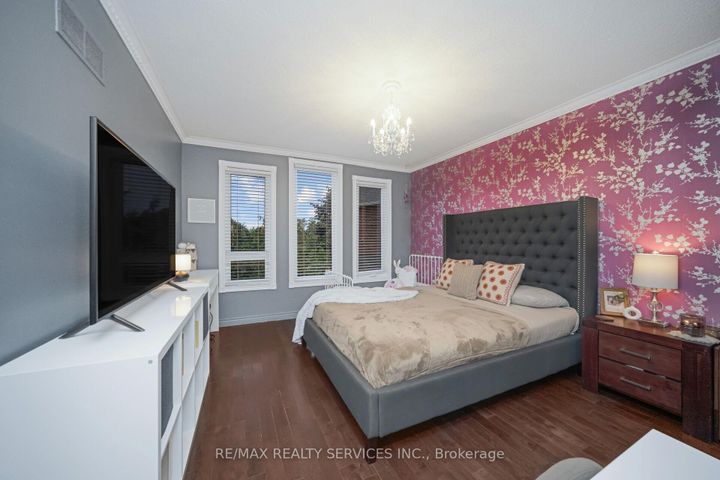 Photo 26 at 74 Leeward Drive N, Westgate, Brampton