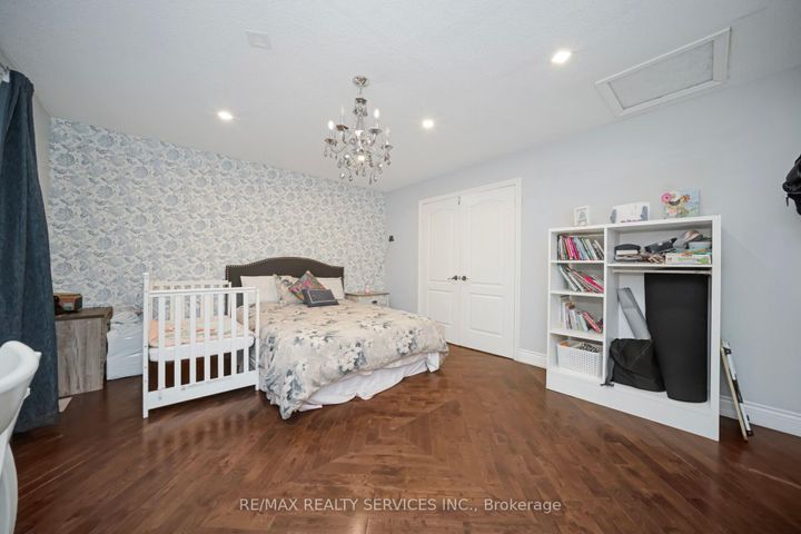Photo 29 at 74 Leeward Drive N, Westgate, Brampton